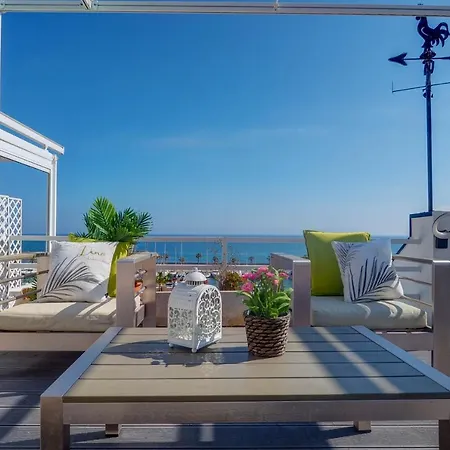 The Moonlight Sea View By Hello Homes Willa